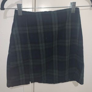 brandy melville plaid green and black shirt cara